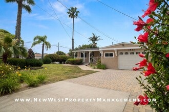 Building Photo - Upgraded Oceanside 3 Bedroom, Available Now! Small Pet OK!