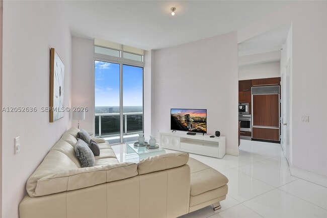 Building Photo - 16001 Collins Ave
