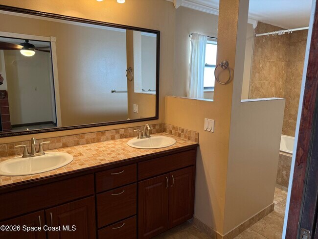 Building Photo - 472 Newfound Harbor Dr