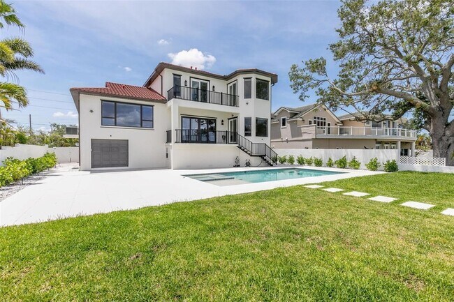 Building Photo - 4 Paradise Ln