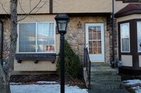 Building Photo - 800 Hamlet Cir S