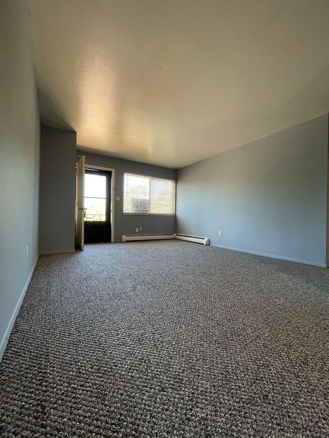 Building Photo - Charming Upper-Level 2BR | Shared Yard, St...