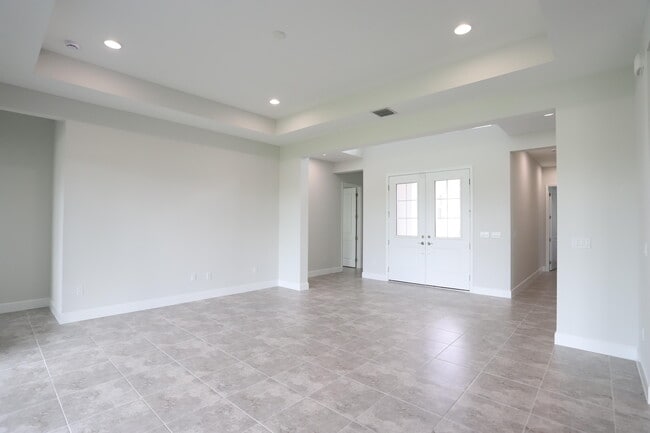 Building Photo - 15192 Wildwood Cir