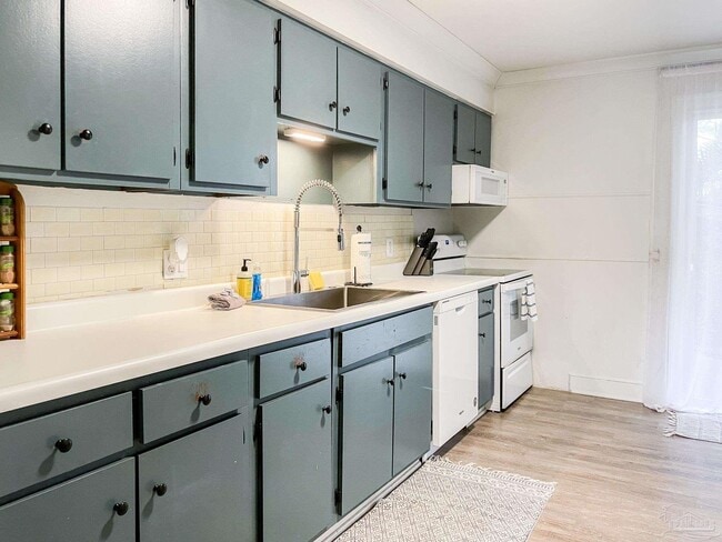 Building Photo - 4836 Huron Dr