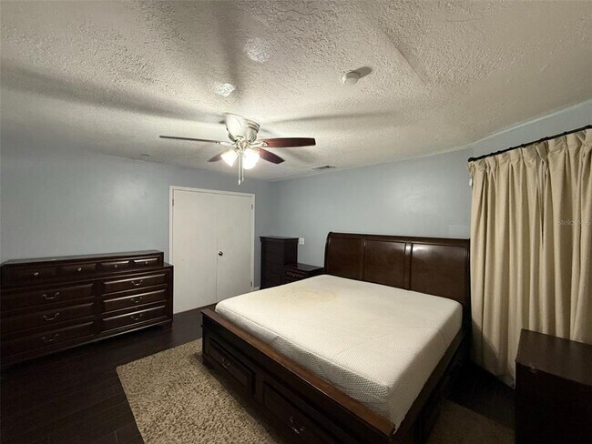 Building Photo - 303 Silver Pine Dr