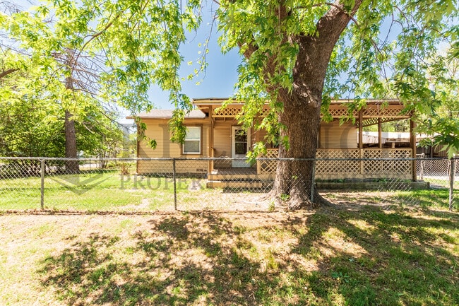 Primary Photo - 1817 Catherine St