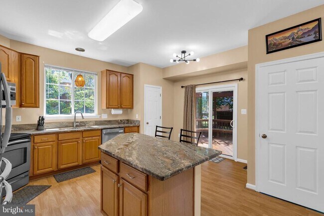 Building Photo - 6802 Dewars Way