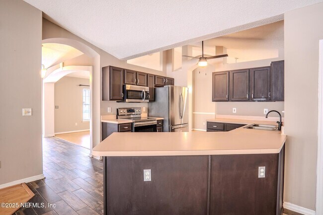 Building Photo - 11048 Ridge Point Dr