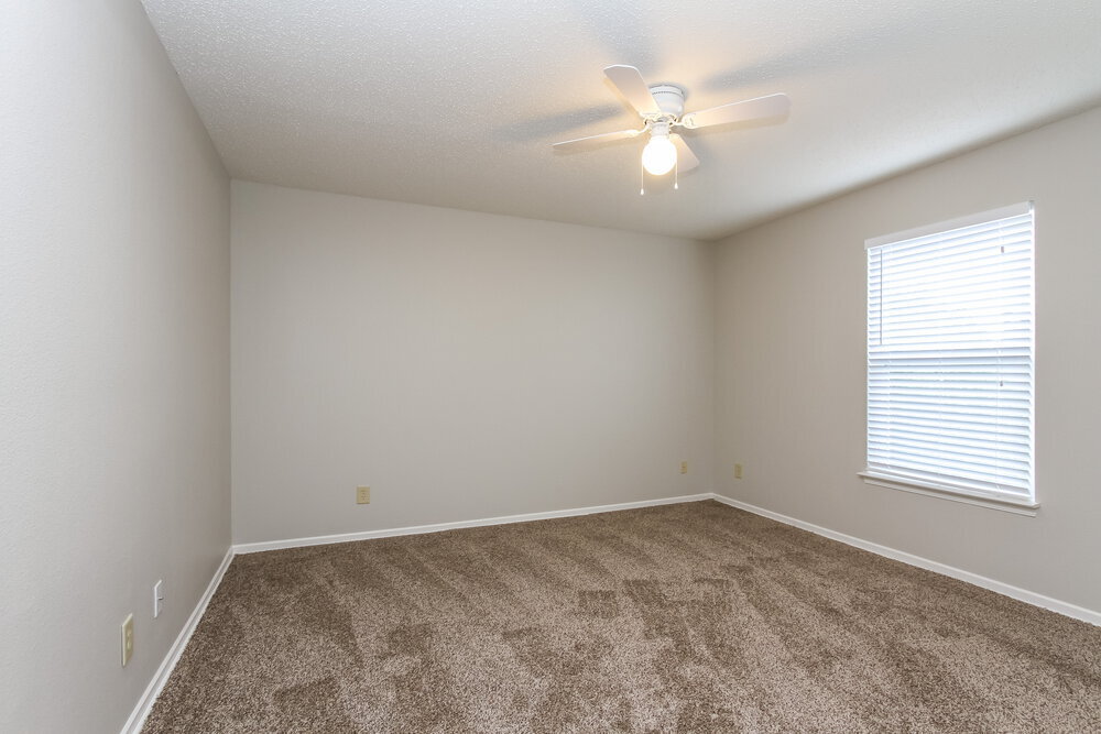Building Photo - 2858 Ludwig Dr