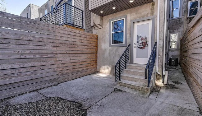 Building Photo - Temple Student Housing Single Family