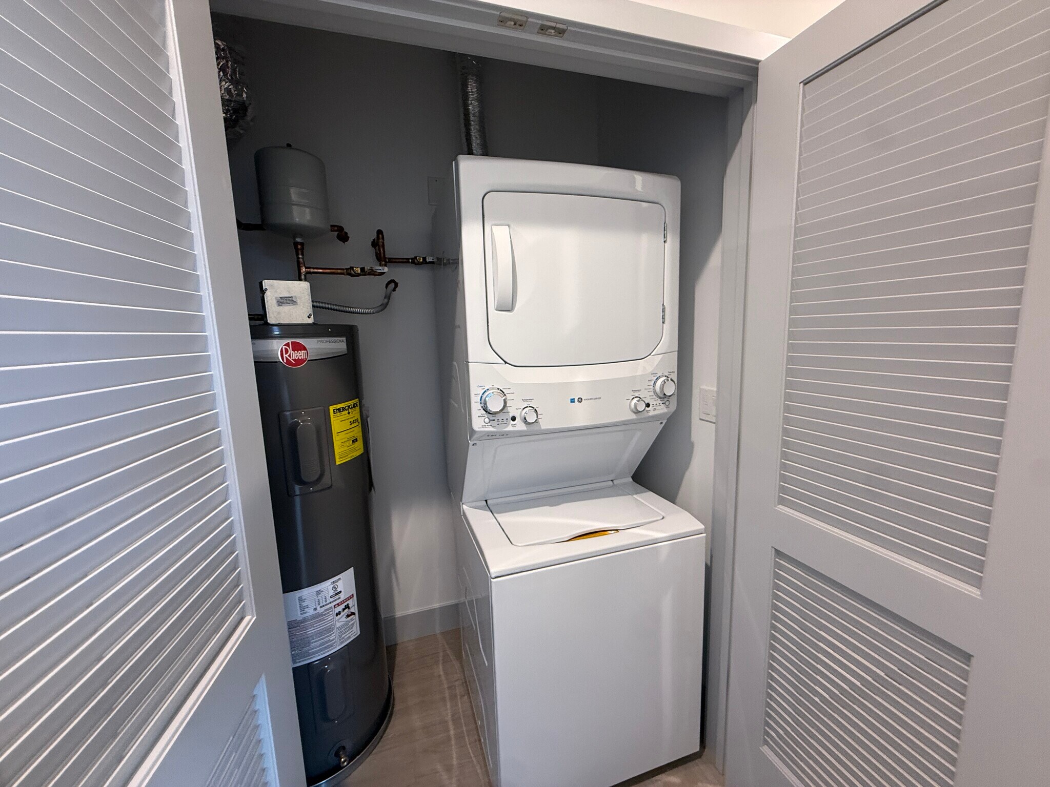 Building Photo - 6350 N Glenwood Ave