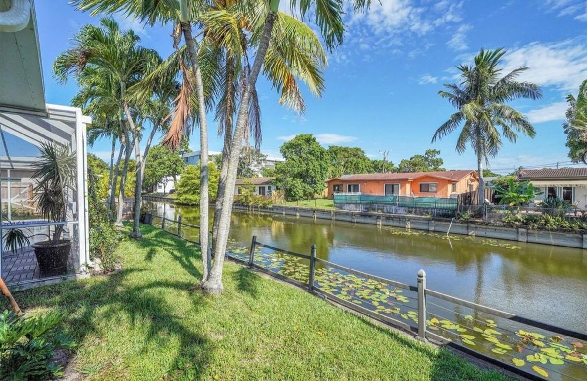 Building Photo - 1736 NW 38th St