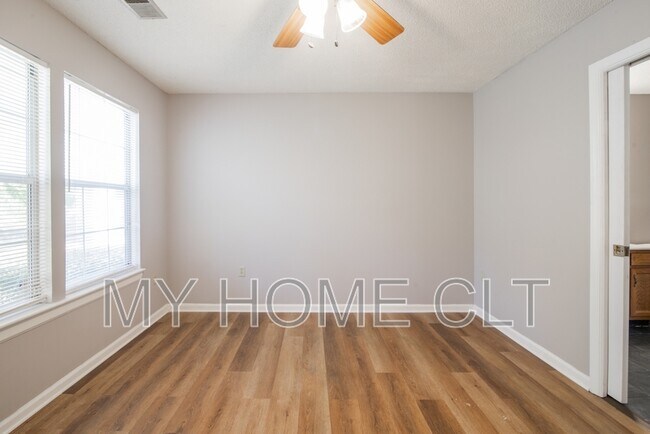 Building Photo - 8117 Tremaine Ct