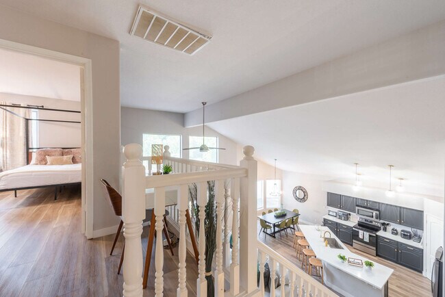 Building Photo - 5924 E Woodridge Dr