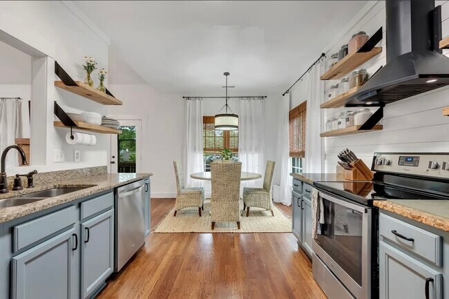 Building Photo - 2779 Landcashire Ct