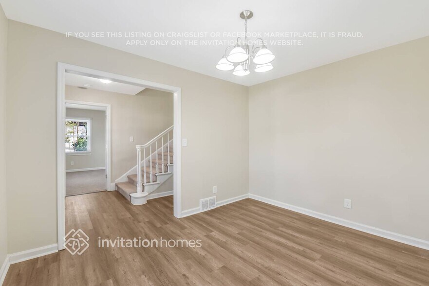 Building Photo - 3332 Bonneville Dr