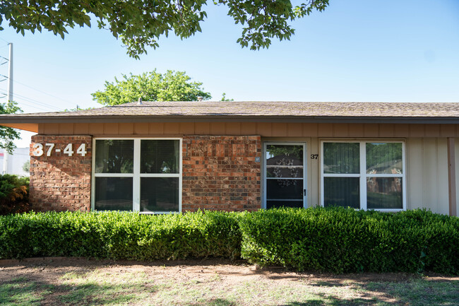 Building Photo - Southstead (Homestead) Apartments