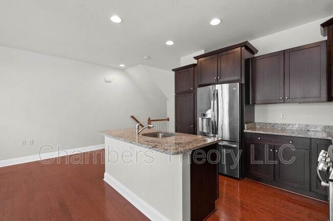 Building Photo - 415 N Upton Ct
