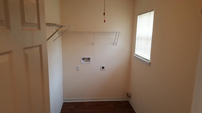 Building Photo - 3-Bed 2-Bath Brick Home located in the Heart of Foley