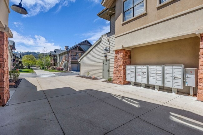 Building Photo - Park City Living Near Kimball Junction with Balcony