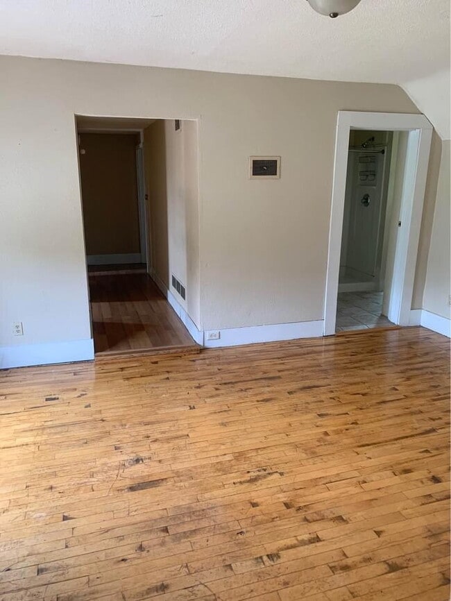 Building Photo - 3 Bedroom Student Rental Near UWEC