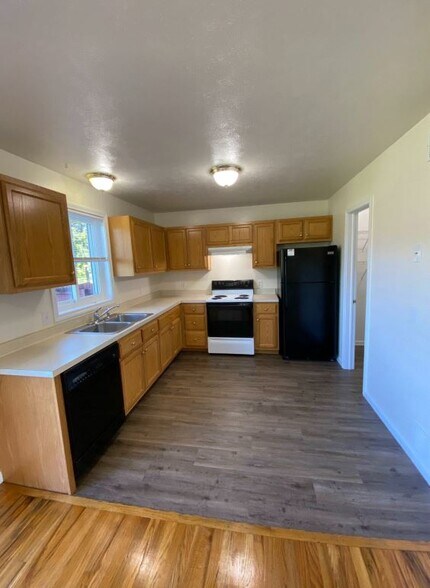 Building Photo - 204 Betsinger Rd