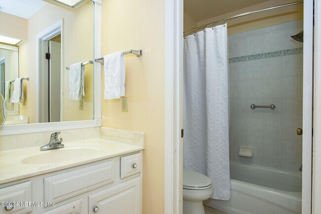 Building Photo - 515 Quail Pointe Ln