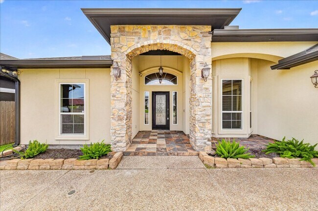 Building Photo - 2417 Badlands Dr