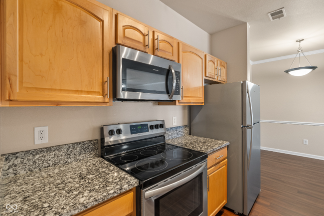 Building Photo - 12863 Tradd St