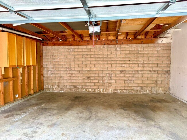 Building Photo - 1157 Via Montoya