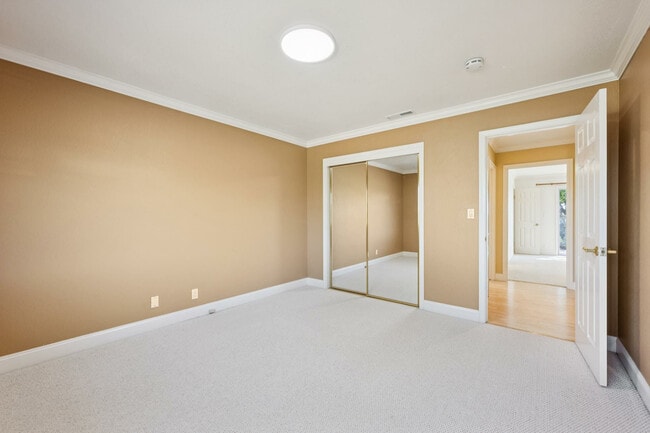 Building Photo - 114 San Marino Dr