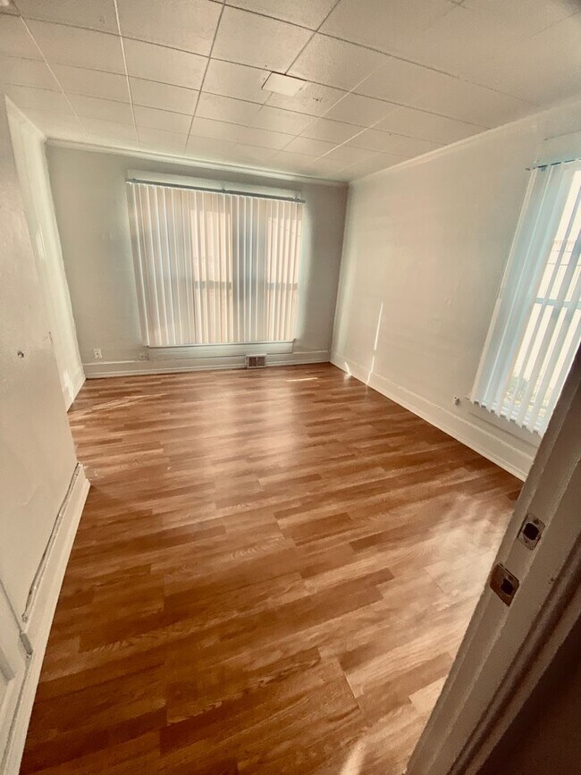 Building Photo - 2029 House