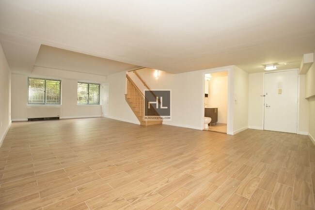 Building Photo - Jane Street