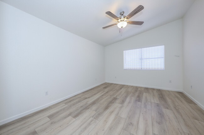 Building Photo - 3167 W Alexanderwood Dr