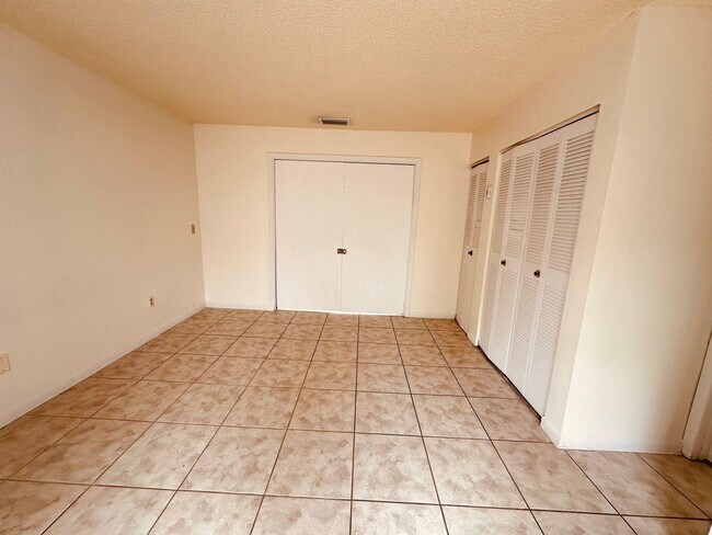 Building Photo - 1810 My Pl Ln