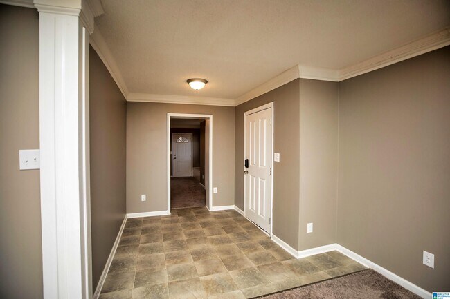 Building Photo - 8941 Glendale Dr