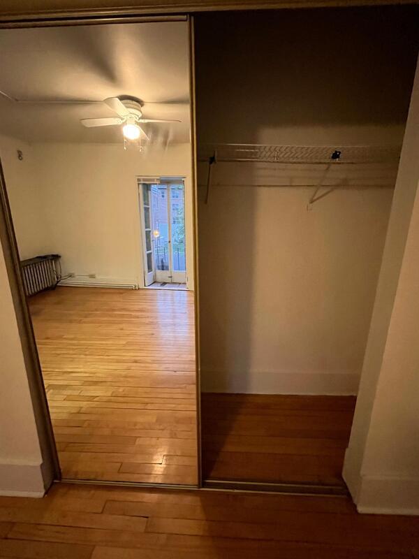 Building Photo - 240 W Lakelawn Pl