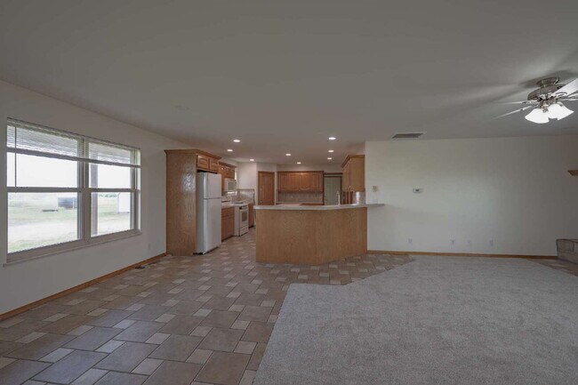 Building Photo - 3 - Bedroom 2 - Bath with 2 - Car Garage