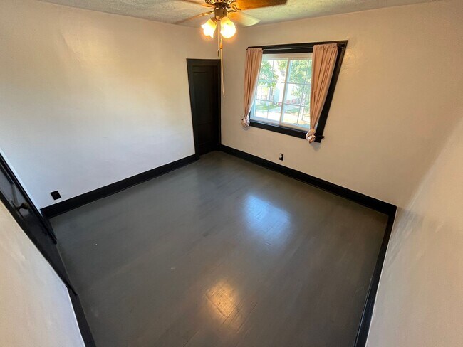 Building Photo - 334 N 60th St