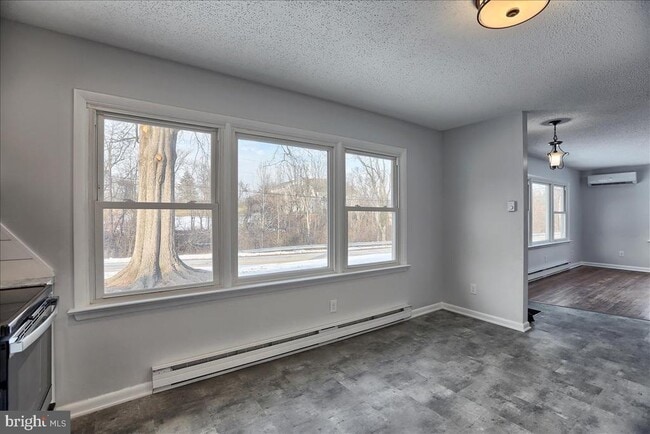 Building Photo - 164 N Fairville Ave