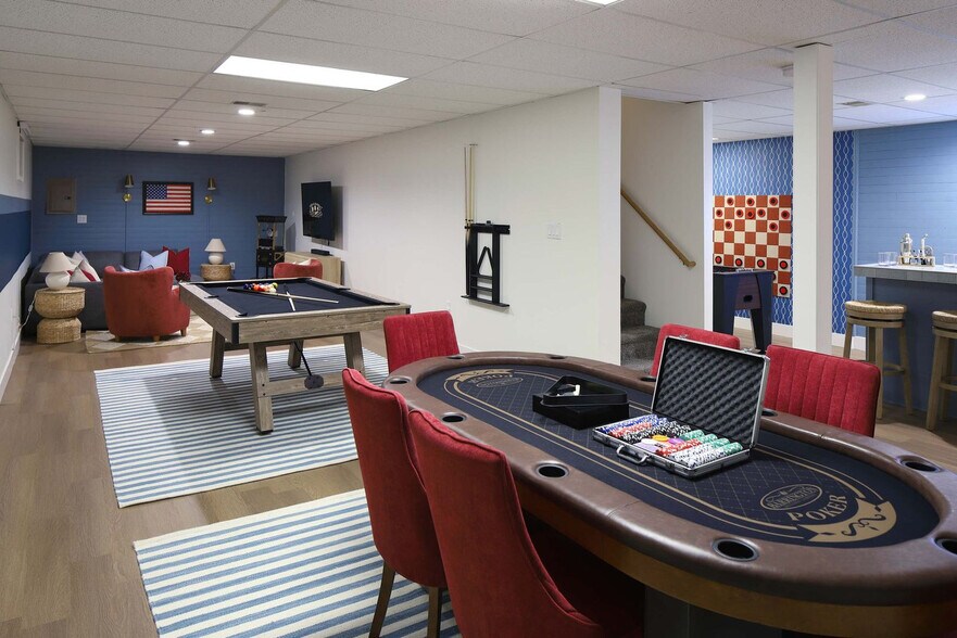 Building Photo - 331 June Ln