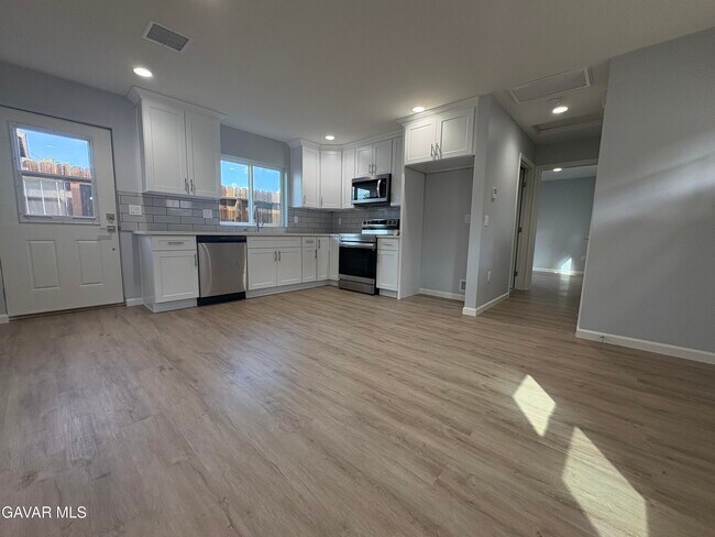 Building Photo - 2137 Estrella Ct