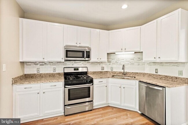 Building Photo - 10032 Moxleys Ford Ln