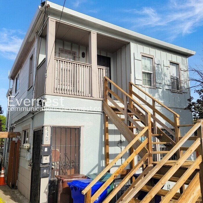 Building Photo - 440 18th St