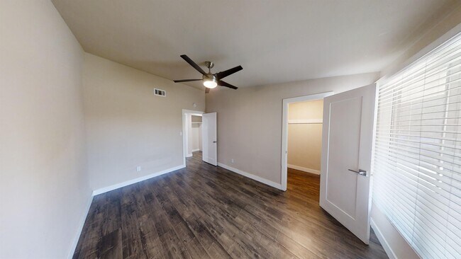 Building Photo - 5216 College Gardens Ct