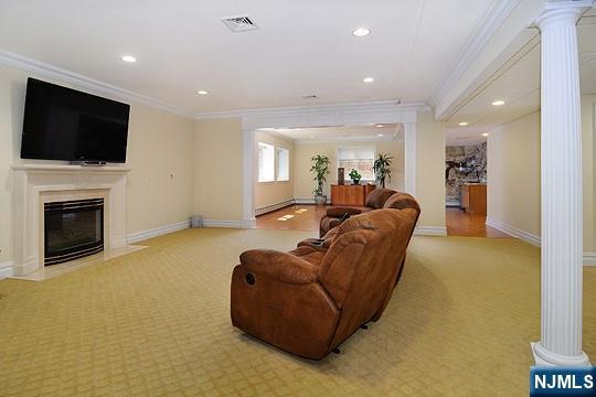 Building Photo - 417 N Woodland St