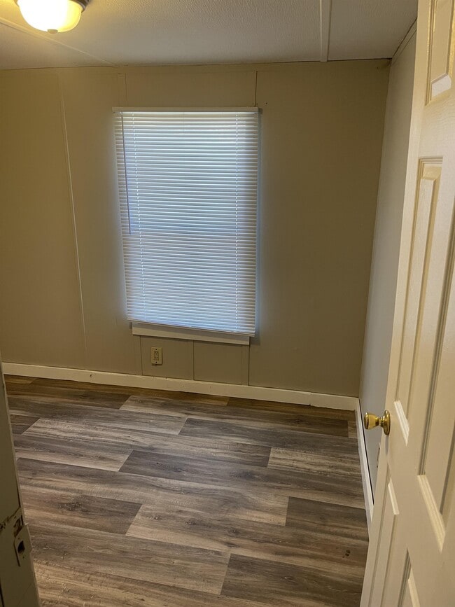 Building Photo - 140 Springfield Dr