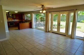 Building Photo - 9538 Meadowglen Ln