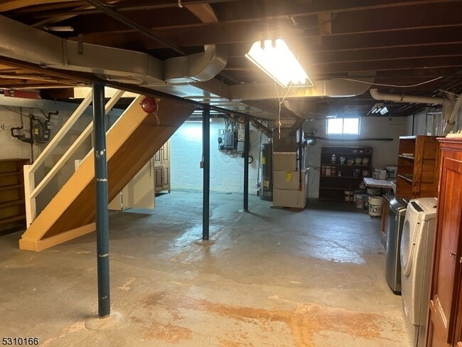 Building Photo - 15 Laurel Pl