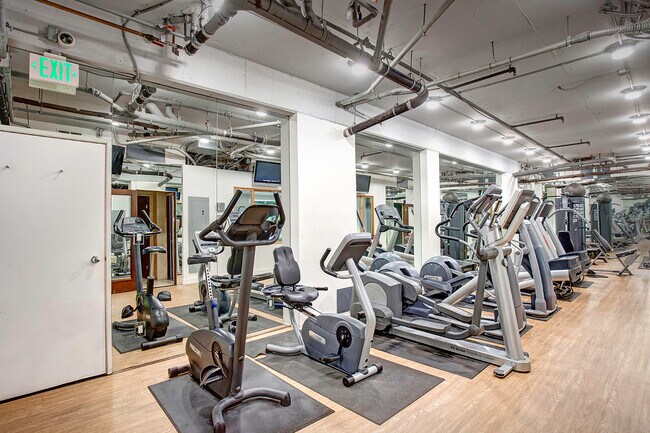 Building Photo - 1440 Veteran Ave